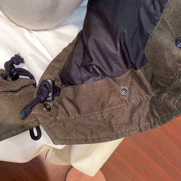 LIKE NEW ARITZIA COMMUNITY PARKA - Picture 12 of 13